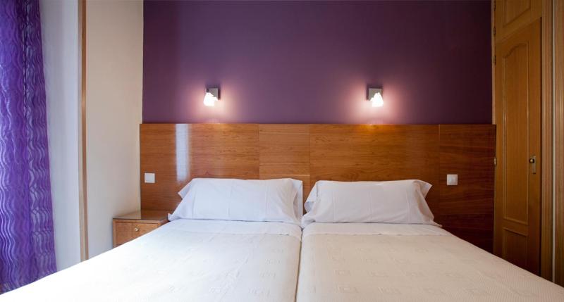 Standard Double Room image 2