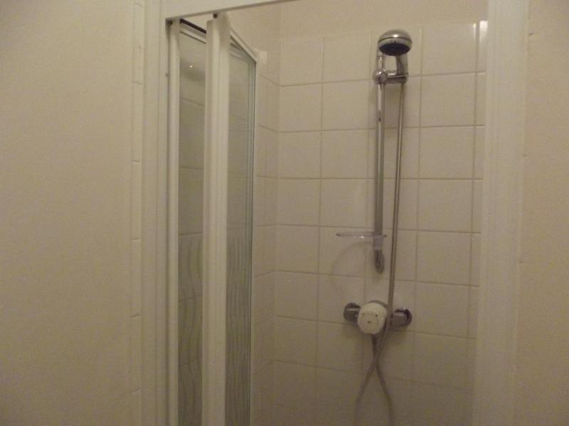 Deluxe Double Room with Shower image 3