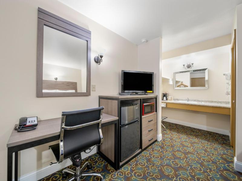 King Room image 4
