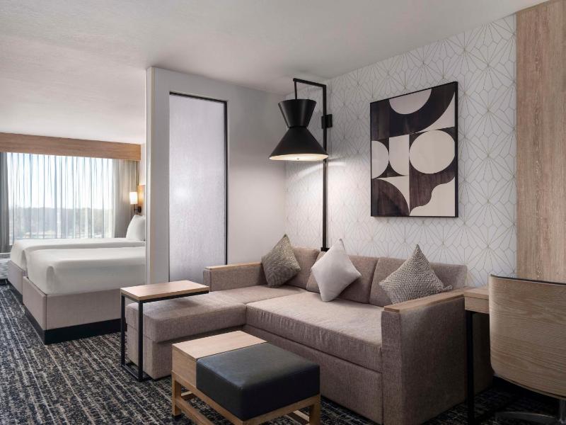Double Room with Two Double Beds and Sofa Bed image 3