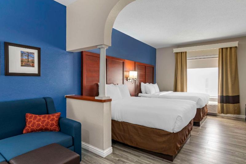 Suite with Two Queen Beds - Accessible/Non-Smoking image 1