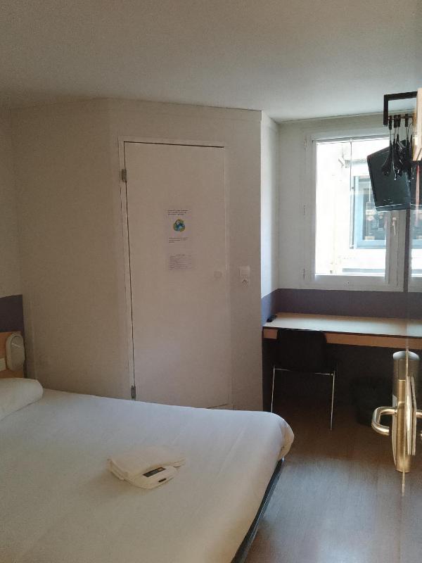 Double Room image 1