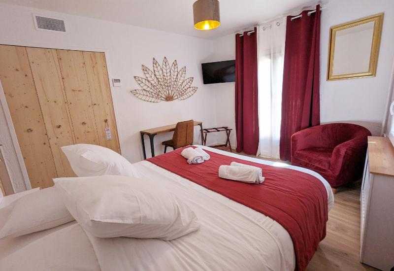 Double Room with Terrace image 3