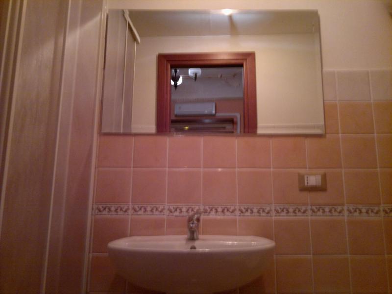 Double Room with Balcony image 4