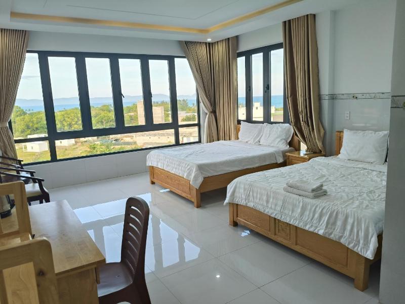 Family Room with Sea View image 1