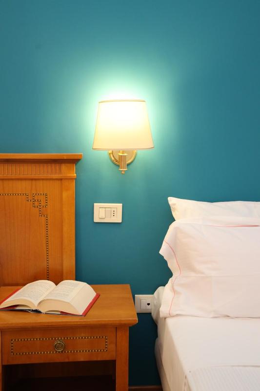 Standard Triple Room with Balcony image 2