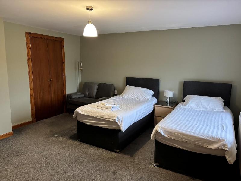 Deluxe Double or Twin Room image 2