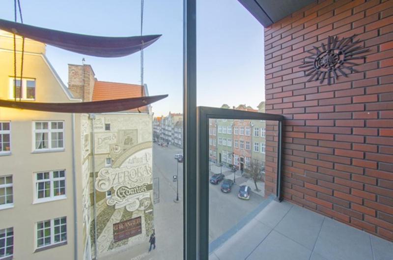 One Bedroom Deluxe Apartment with Balcony and City View image 3