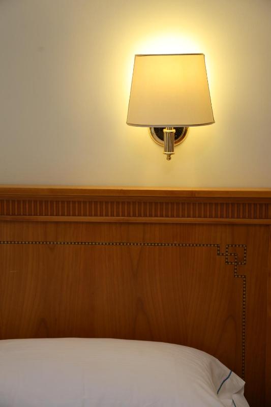 Junior Suite with Sea View and Balcony image 4