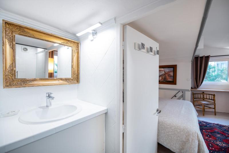 Le Saxe Suite  image 4