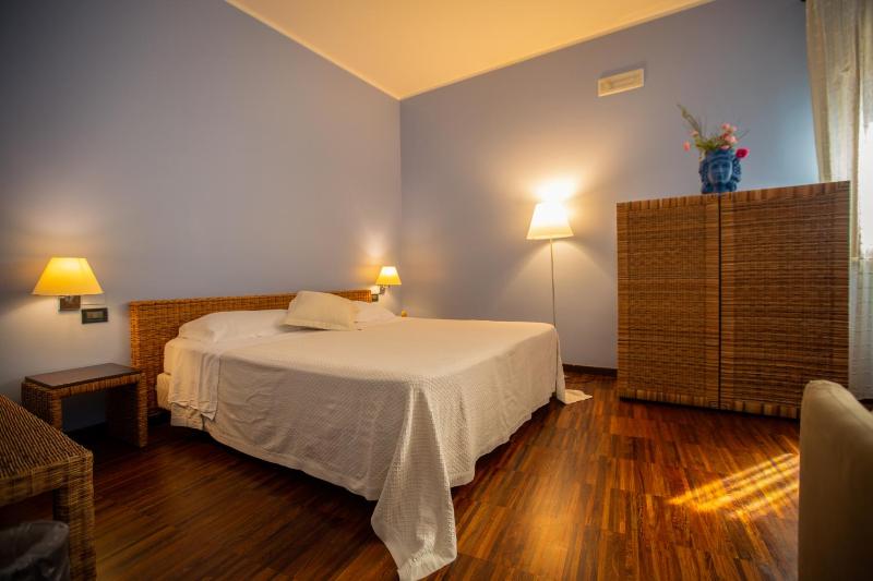 Classic Quadruple Room image 2