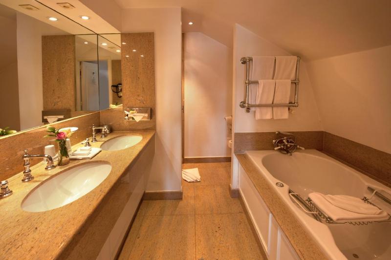 Junior Suite image 3