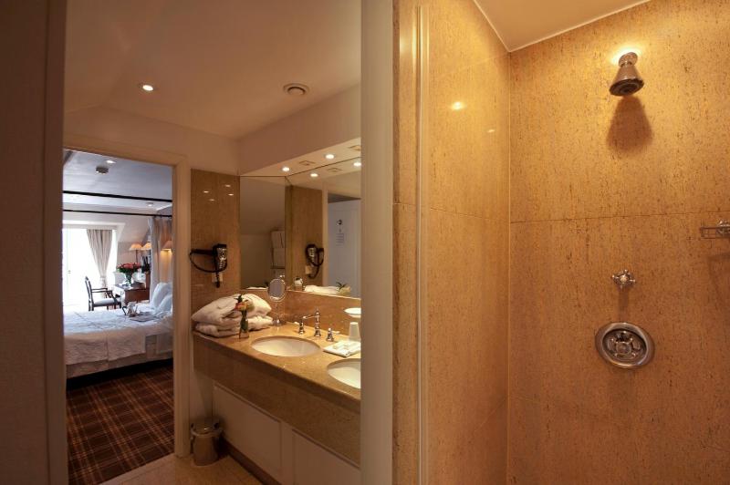 Junior Suite image 2