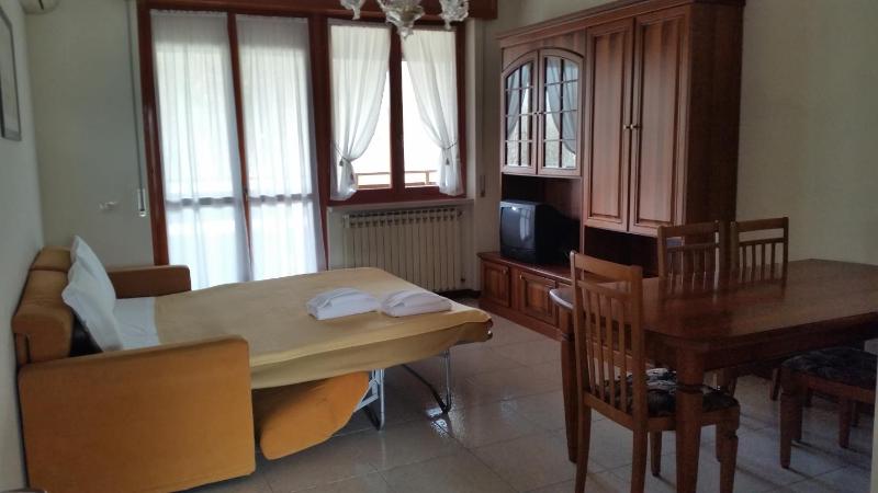 One-Bedroom Apartment image 3