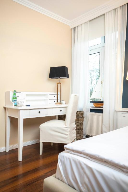 Standard Double Room image 1