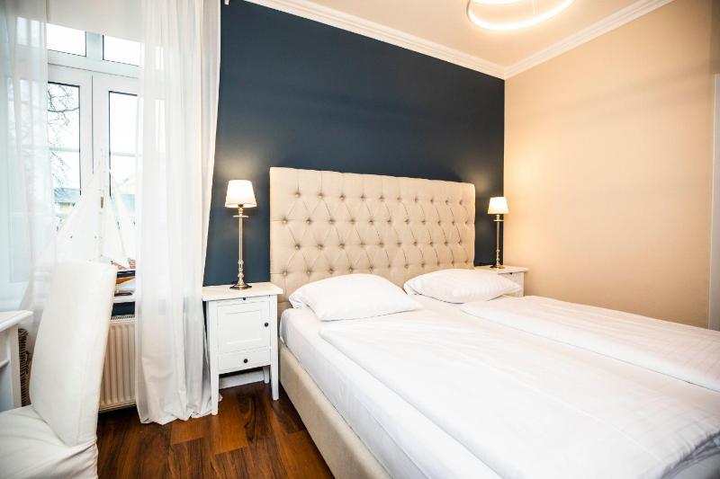 Standard Double Room image 4