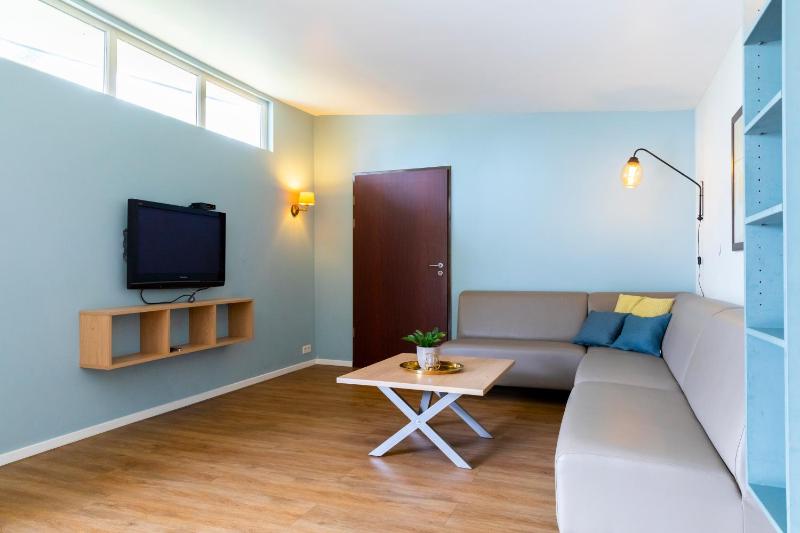 Bungalow (8 pax) image 3