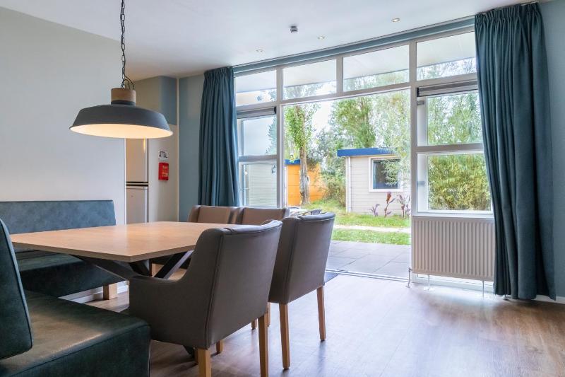 Bungalow (8 pax) image 4