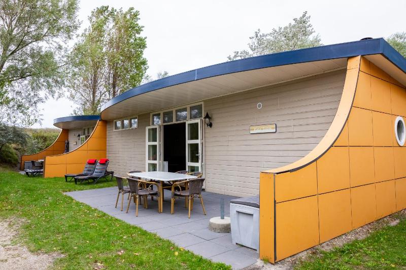 Family Bungalow (16 persons) image 3