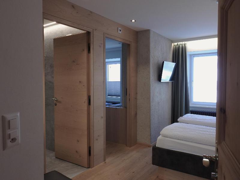 Quadruple Room image 1