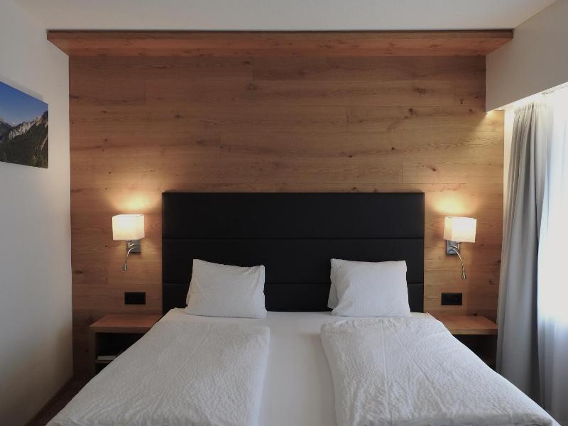 Superior Double Room image 4