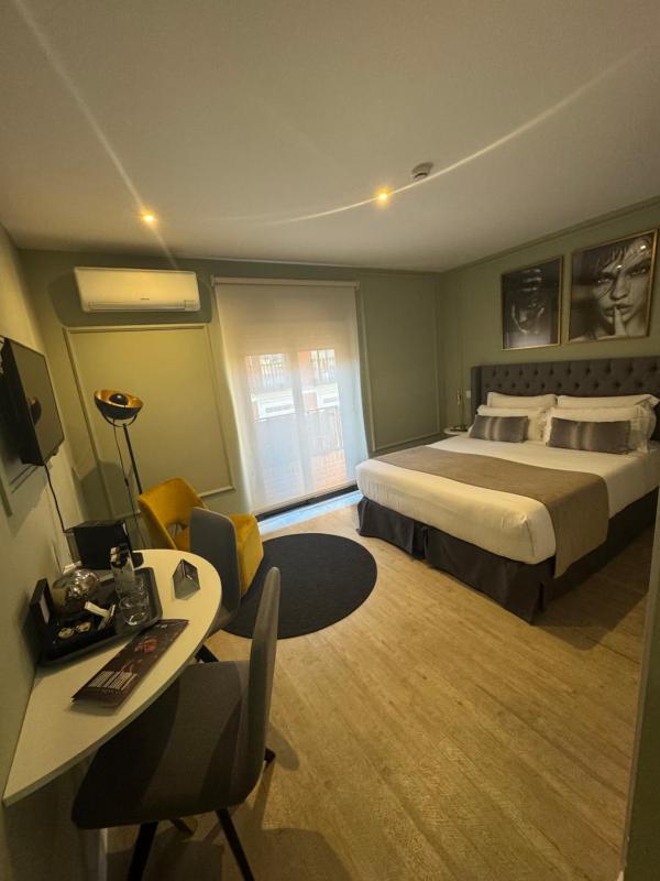 Superior Double Room image 4