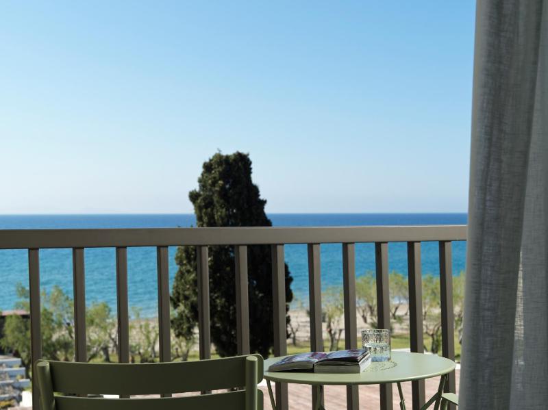 Double Room with Sea View image 1