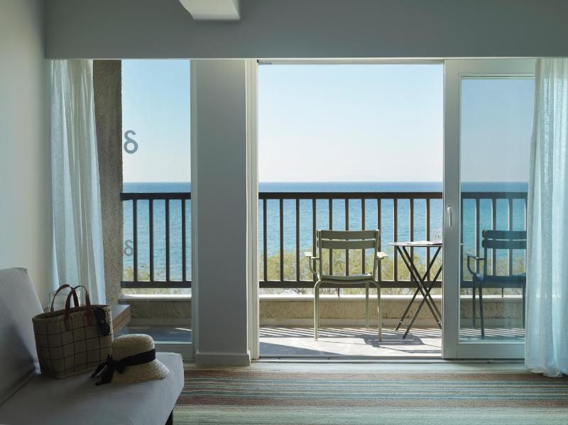 Executive Double Room with Sea View image 4