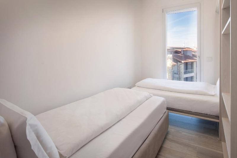 Perla Garda Lake Apartment With Pool - image 26