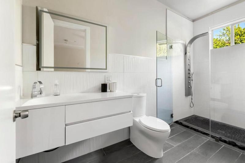 Large Pool Spa Mnt Views & Sauna | 5 Min to Town - image 21