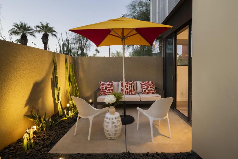 Sunset Sands Modern Home And Pool Exclusively Month Plus - image 5