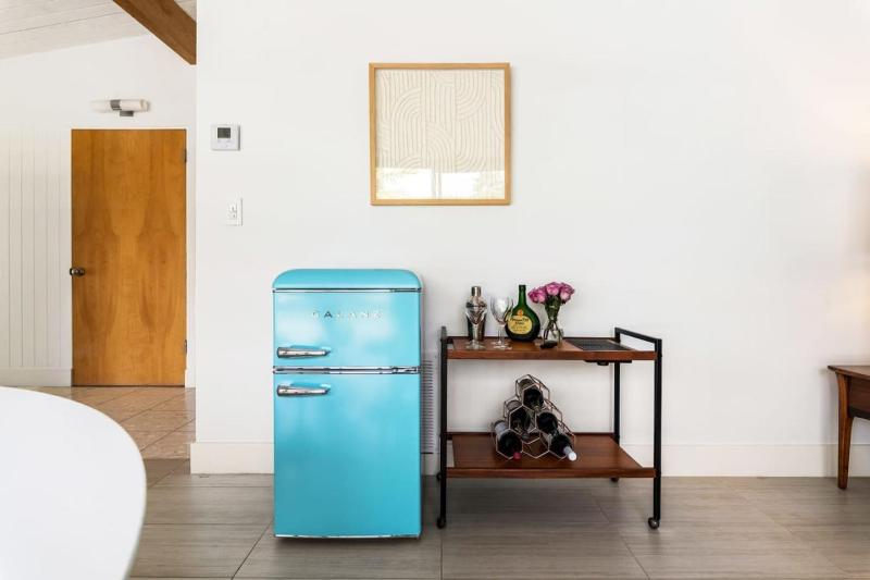 House of the Sun MCM Home With Pool And Hot Tub - image 43