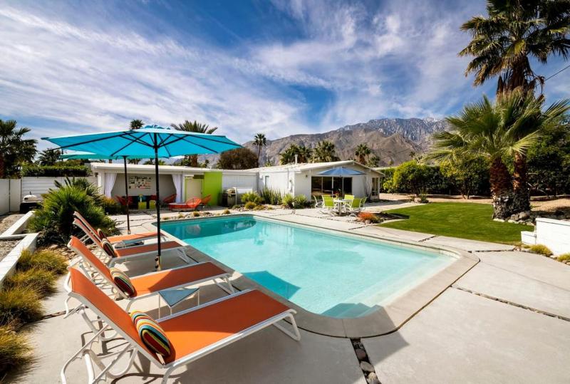 House of the Sun MCM Home With Pool And Hot Tub - image 13