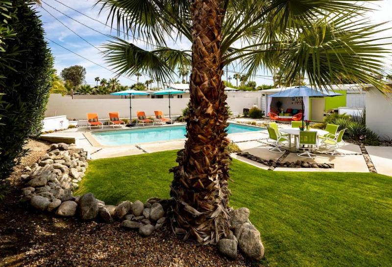 House of the Sun MCM Home With Pool And Hot Tub - image 11