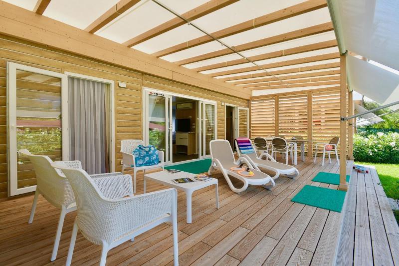 Executive Mobile Home - Beach Side image 1