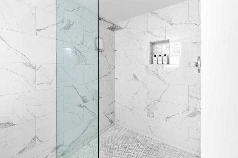 Monterey Manor Interior Designed Home Plus Pool - image 15