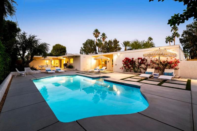 Monterey Manor Interior Designed Home Plus Pool - image 40