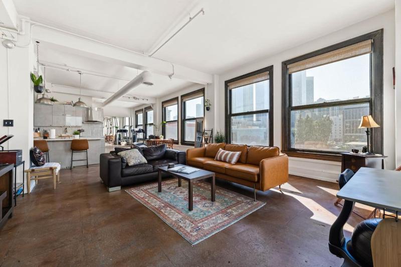 Skyline View Loft w Kitchen DTLA Exclusively Month Plus - image 13