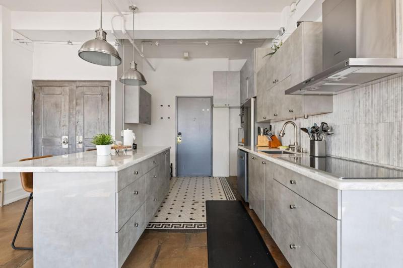 Skyline View Loft w Kitchen DTLA Exclusively Month Plus - image 6