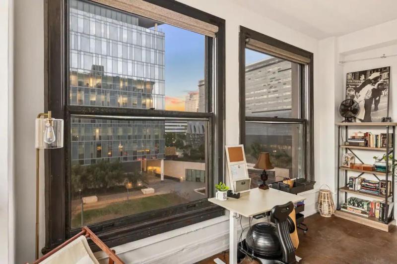 Skyline View Loft w Kitchen DTLA Exclusively Month Plus - image 15