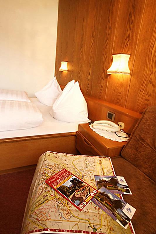 Double Room with Extra Bed image 3