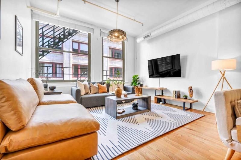 Lofts on E 4th WALK TO CAVS Sleeps 6 - image 24