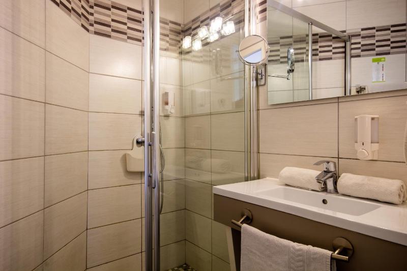Budget Double Room image 4