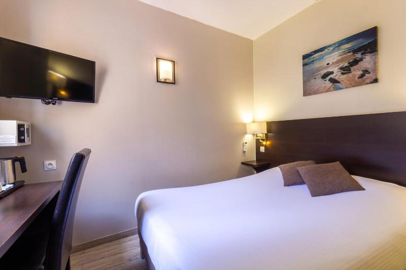 Budget Double Room image 3