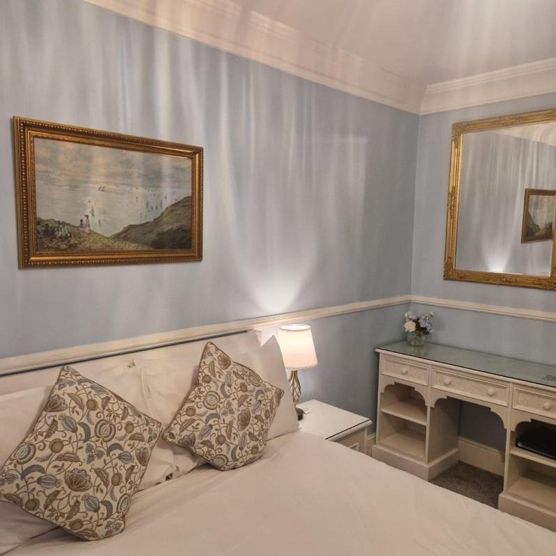 Double Room image 1