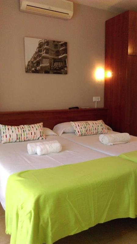 Hostal Termes - image 11
