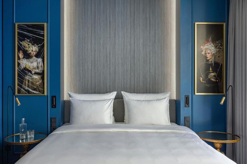 Luc King Room image 4