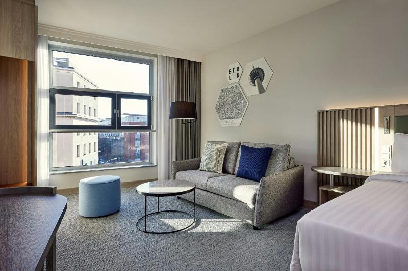 Superior Twin Room with Sofa Bed image 3