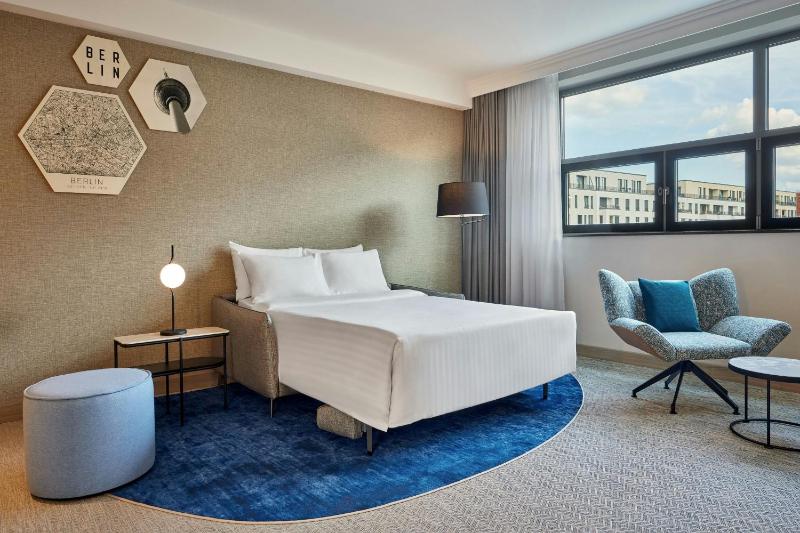 One-Bedroom Apartment King with Sofa Bed image 2
