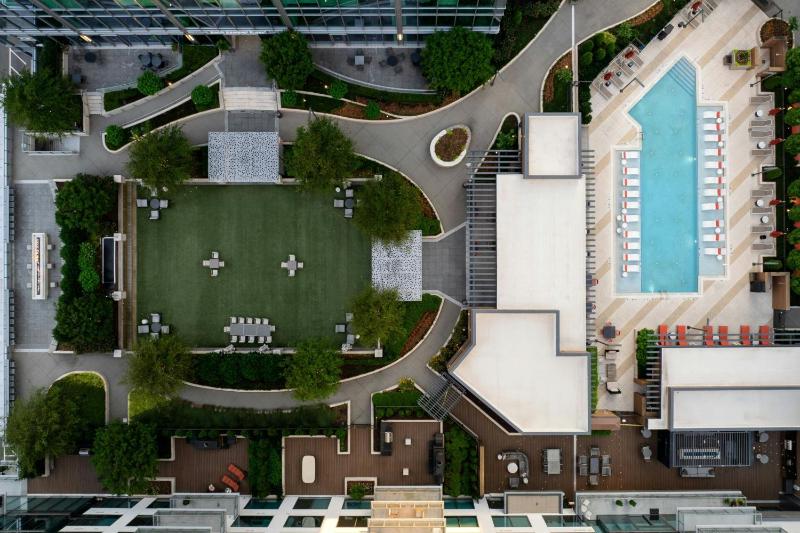 Epicurean Atlanta Autograph Collection - image 45